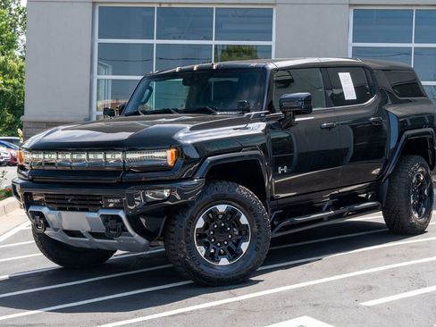 Used 2024 GMC Hummer EV 2X w/ Extreme Off-Road Package AWD/4WD image 2