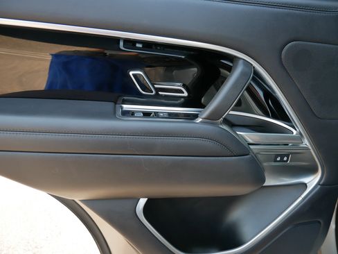 Used 2023 Land Rover Range Rover SE image 17