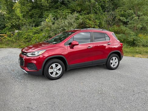 Used 2018 Chevrolet Trax LT w/ Driver Confidence Package AWD/4WD image 3