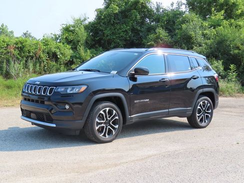 Certified 2023 Jeep Compass Limited AWD/4WD image 20
