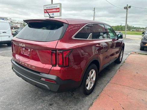 Used 2022 Kia Sorento LX image 8