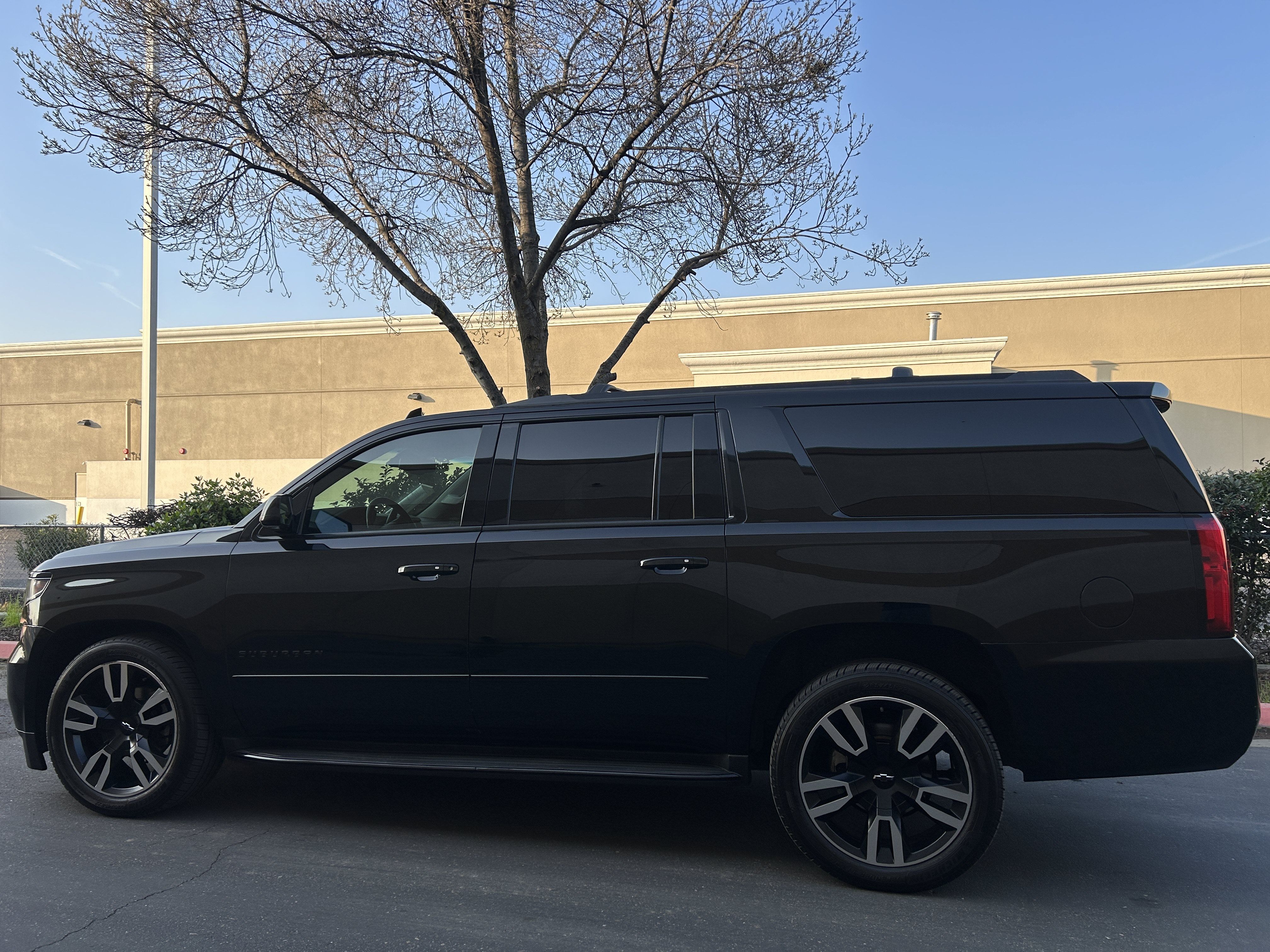 Used 2019 Chevrolet Suburban Premier AWD/4WD image 9