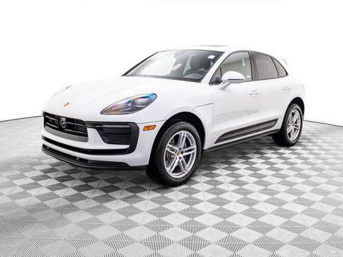 Certified 2026 Porsche Macan AWD/4WD image 1