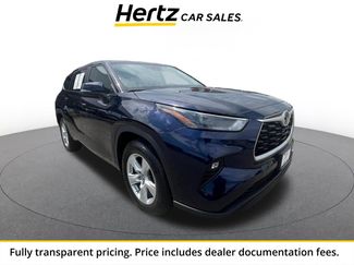 Used 2025 Toyota Highlander LE FWD video 1