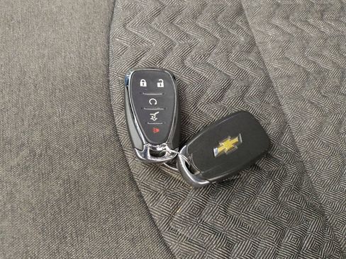 Used 2023 Chevrolet Equinox LT FWD image 32