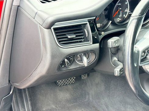 Used 2018 Porsche Macan Turbo w/ Premium Package Plus image 11