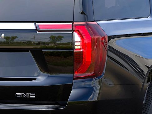 New 2026 GMC Yukon XL Denali w/ LPO, Floor Liner Package AWD/4WD image 11