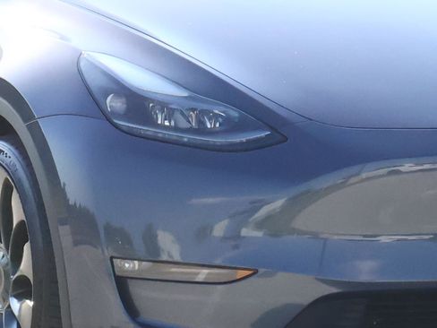 Used 2023 Tesla Model Y Performance AWD/4WD image 7