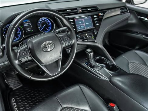 Used 2019 Toyota Camry SE w/ Convenience Package image 18