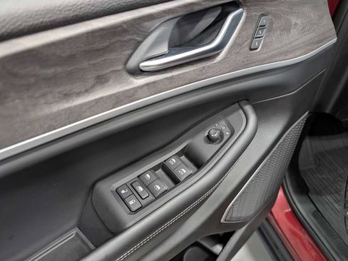 Used 2022 Jeep Grand Cherokee Limited image 35