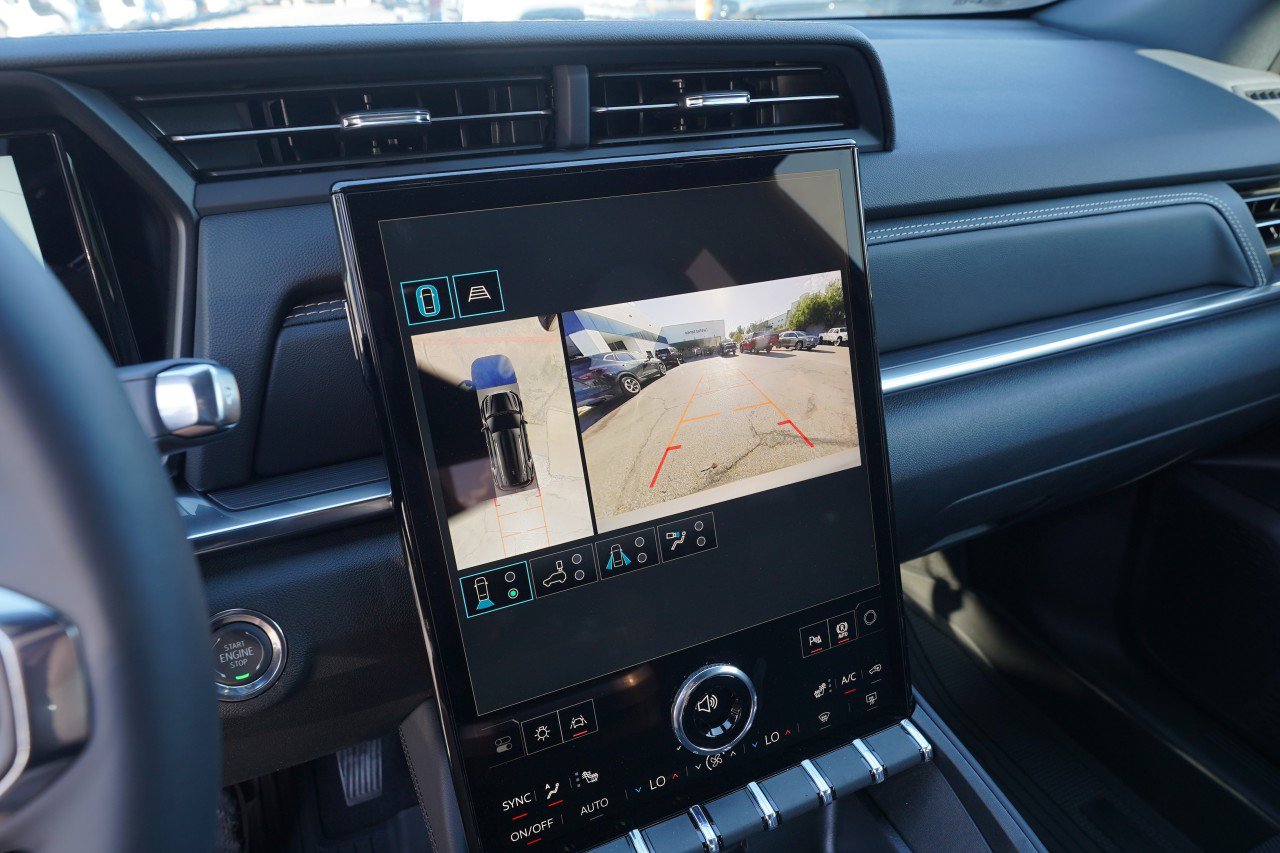 New 2027 GMC Terrain Elevation w/ Elevation Premium Package FWD image 13
