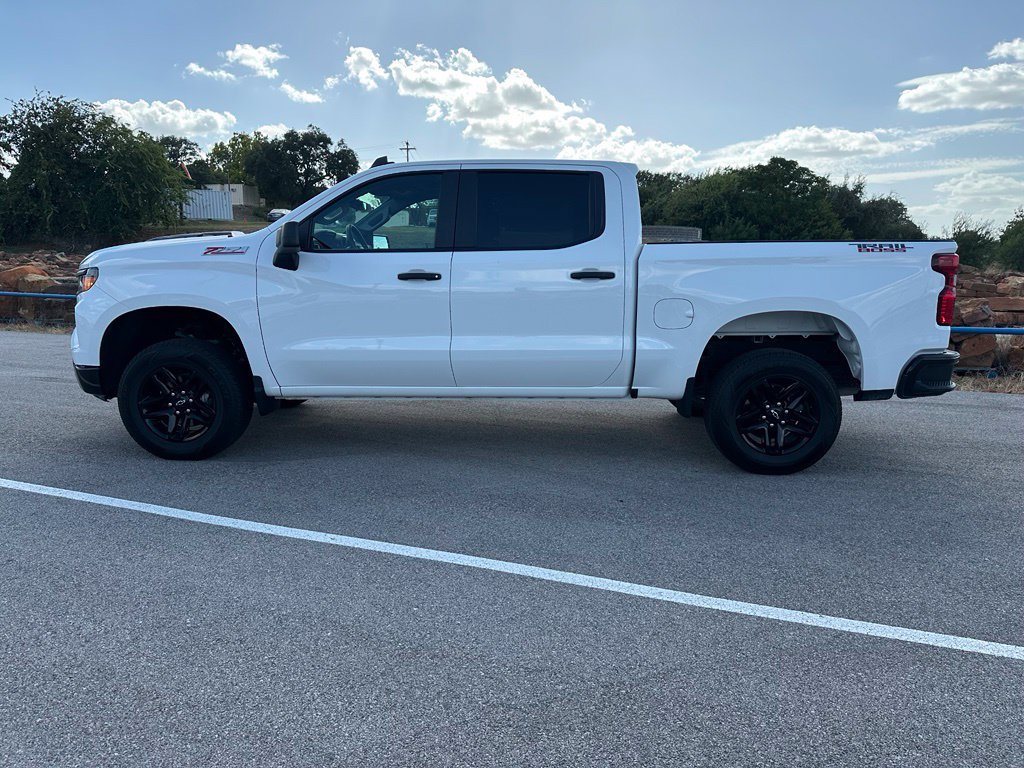 Used 2025 Chevrolet Silverado 1500 Custom Trail Boss AWD/4WD image 4