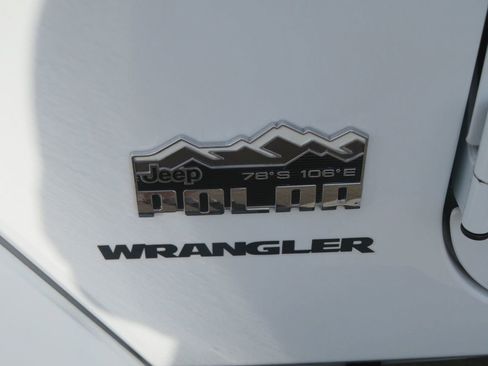 Used 2014 Jeep Wrangler Unlimited Sahara AWD/4WD image 13