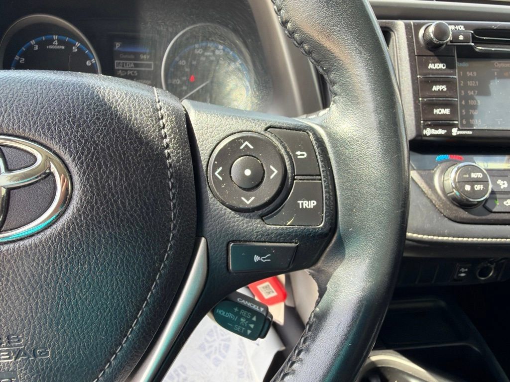 Used 2017 Toyota RAV4 XLE w/ Carpet Mat Package AWD/4WD image 22