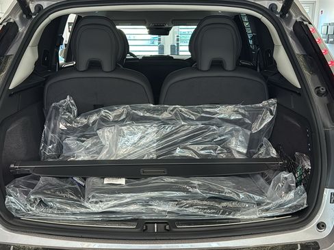 New 2026 Volvo EX90 Ultra AWD/4WD image 32