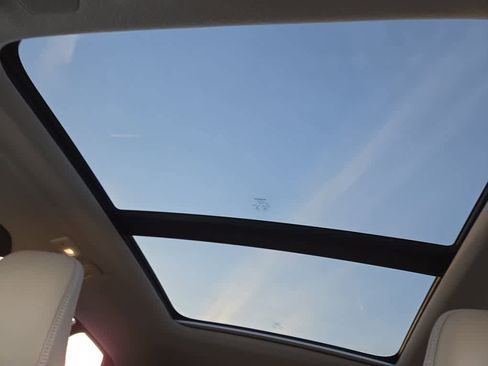 Used 2023 Volvo XC40 B5 Plus w/ Driver Assist Package image 22