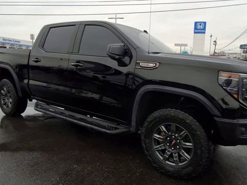 Used 2024 GMC Sierra 1500 AT4X image 8