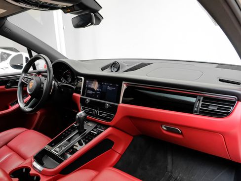 Used 2023 Porsche Macan AWD/4WD image 17