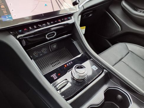 New 2026 Jeep Grand Cherokee Limited AWD/4WD image 17