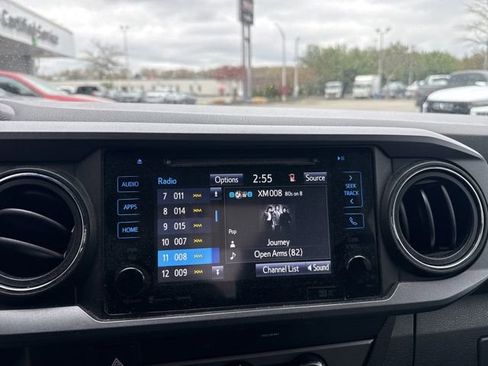 Used 2019 Toyota Tacoma TRD Sport w/ Technology Package AWD/4WD image 13