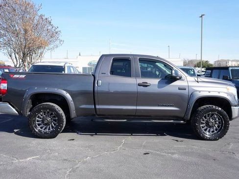Used 2017 Toyota Tundra SR5 w/ SR5 Upgrade Package image 5