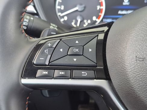 Used 2025 Nissan Altima 2.5 SR FWD image 14