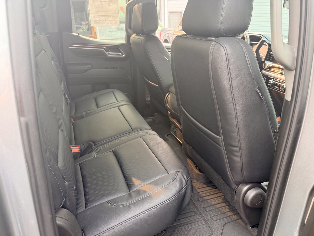 Used 2023 GMC Sierra 1500 SLE w/ Enhanced Capability Package AWD/4WD image 30