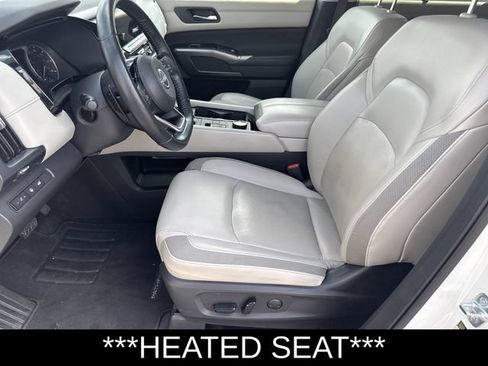 Used 2022 Nissan Pathfinder SL AWD/4WD image 10