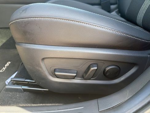 Used 2025 MAZDA CX-50 AWD 2.5 S w/ Premium Package image 12