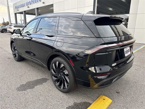 New 2026 Lincoln Nautilus Reserve w/ Jet Appearance Package image 5