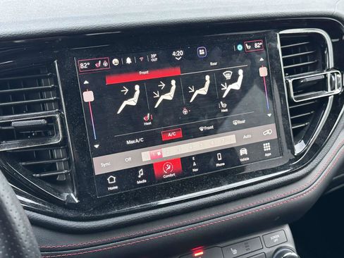 Used 2023 Dodge Durango GT image 25