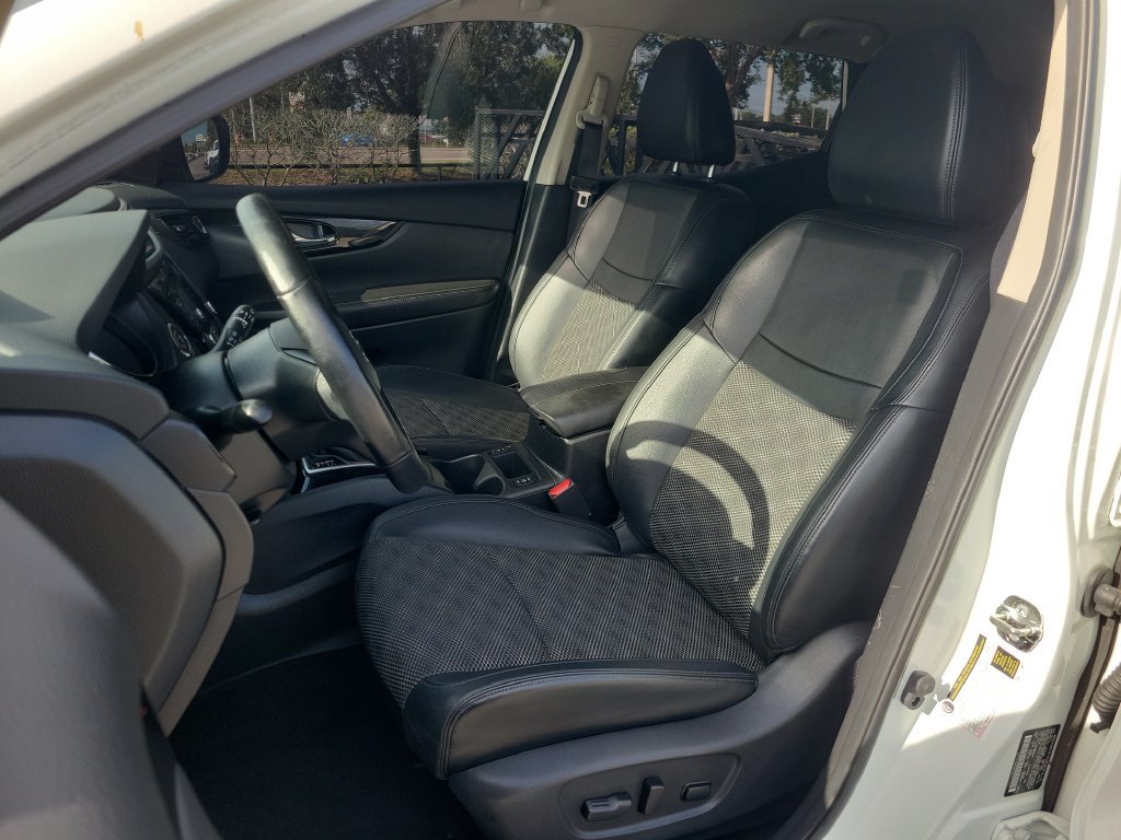 Certified 2022 Nissan Rogue Sport SV w/ Technology Package AWD/4WD image 16
