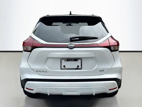 Certified 2024 Nissan Kicks SR FWD image 7