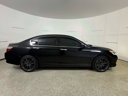 Used 2017 Honda Accord EX-L image 6