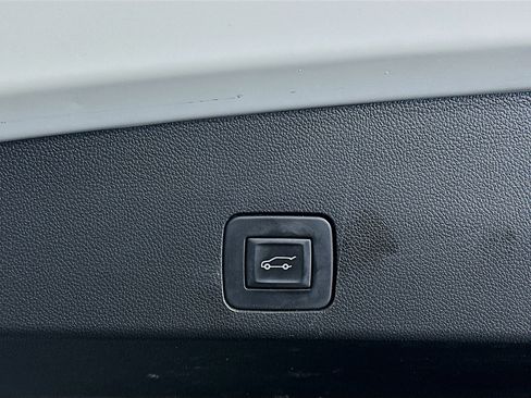 Used 2023 Buick Encore GX Essence w/ Experience Buick Package image 31