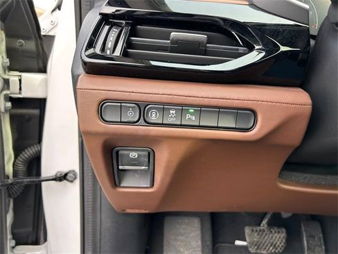 Used 2023 Acura MDX SH-AWD w/ Technology Package image 24