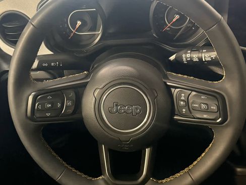 Used 2024 Jeep Wrangler Unlimited Sport image 22