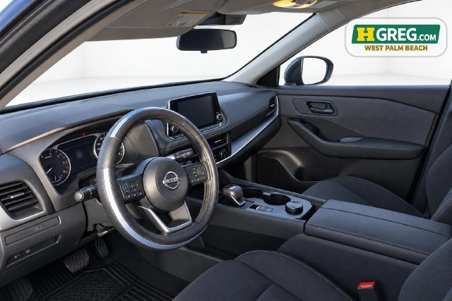 Used 2023 Nissan Rogue S AWD/4WD image 10