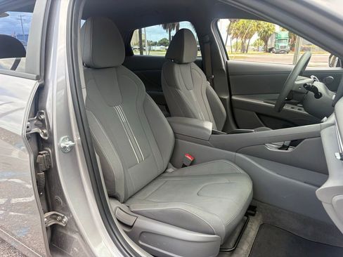 Used 2023 Hyundai Elantra SEL FWD image 16