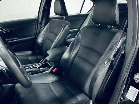 Used 2017 Honda Accord Sport image 17