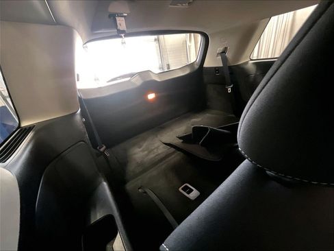 Used 2023 Nissan Pathfinder SV AWD/4WD image 17