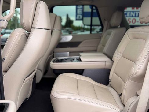Used 2019 Lincoln Navigator Reserve w/ Cargo Package AWD/4WD image 23