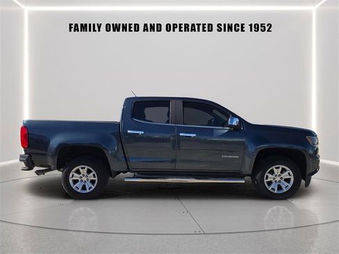 Used 2020 Chevrolet Colorado LT image 2