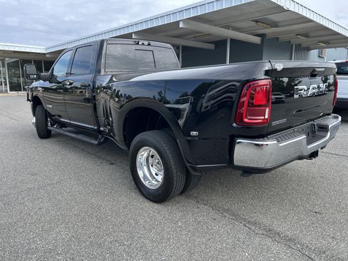 Used 2025 RAM 3500 Big Horn AWD/4WD image 5