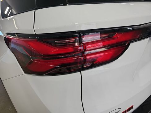 Certified 2023 Chevrolet Traverse Premier w/ Redline Edition AWD/4WD image 42