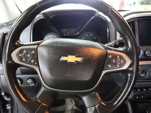 Used 2021 Chevrolet Colorado Z71 w/ Z71 Midnight Edition AWD/4WD image 17