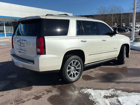 Used 2015 GMC Yukon Denali w/ Premium Package image 6