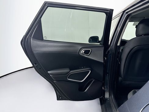 Used 2025 Kia Soul LX w/ LX Technology Package image 25