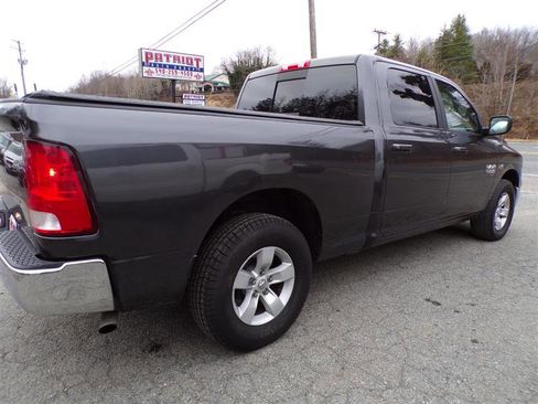 Used 2019 RAM 1500 Classic SLT image 10