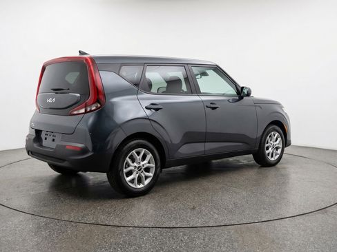 Used 2025 Kia Soul LX w/ LX Technology Package FWD image 9